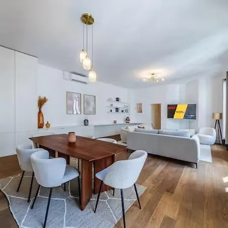 Elegant 3-bedroom Duplex Champs-elysees - Air Conditioning Apartmán Paříž