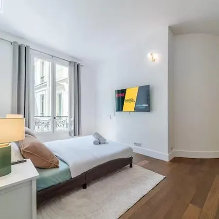 Elegant 3-bedroom Duplex Champs-elysees - Air Conditioning Apartmán Paříž