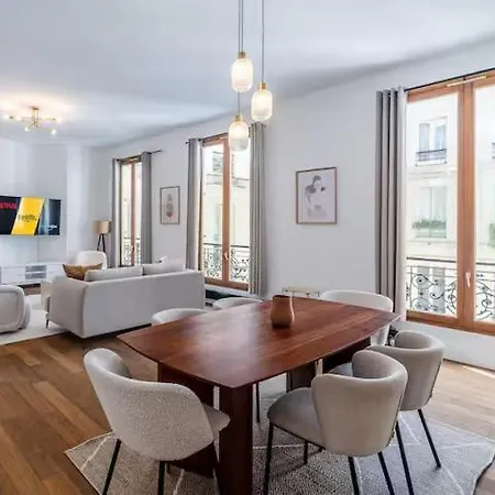 Elegant 3-bedroom Duplex Champs-elysees - Air Conditioning Paříž