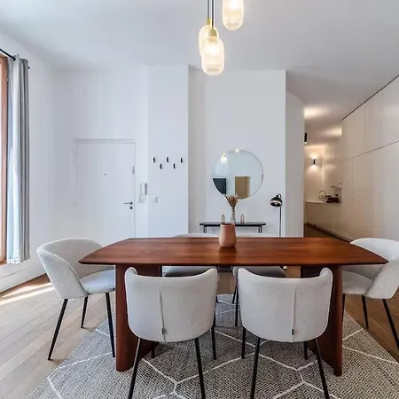 Elegant 3-bedroom Duplex Champs-elysees - Air Conditioning شقة *
