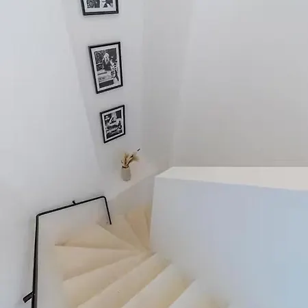 Elegant 3-bedroom Duplex Champs-elysees - Air Conditioning شقة
