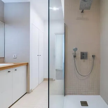 Elegant 3-bedroom Duplex Champs-elysees - Air Conditioning شقة