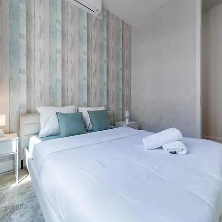 Elegant 3-bedroom Duplex Champs-elysees - Air Conditioning Apartmán *