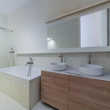 Elegant 3-bedroom Duplex Champs-elysees - Air Conditioning